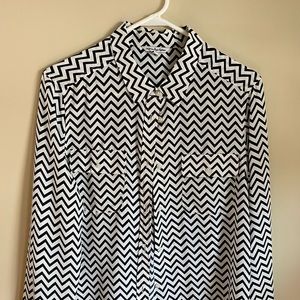 Black/ white pattern American Eagle blouse- sz Lg